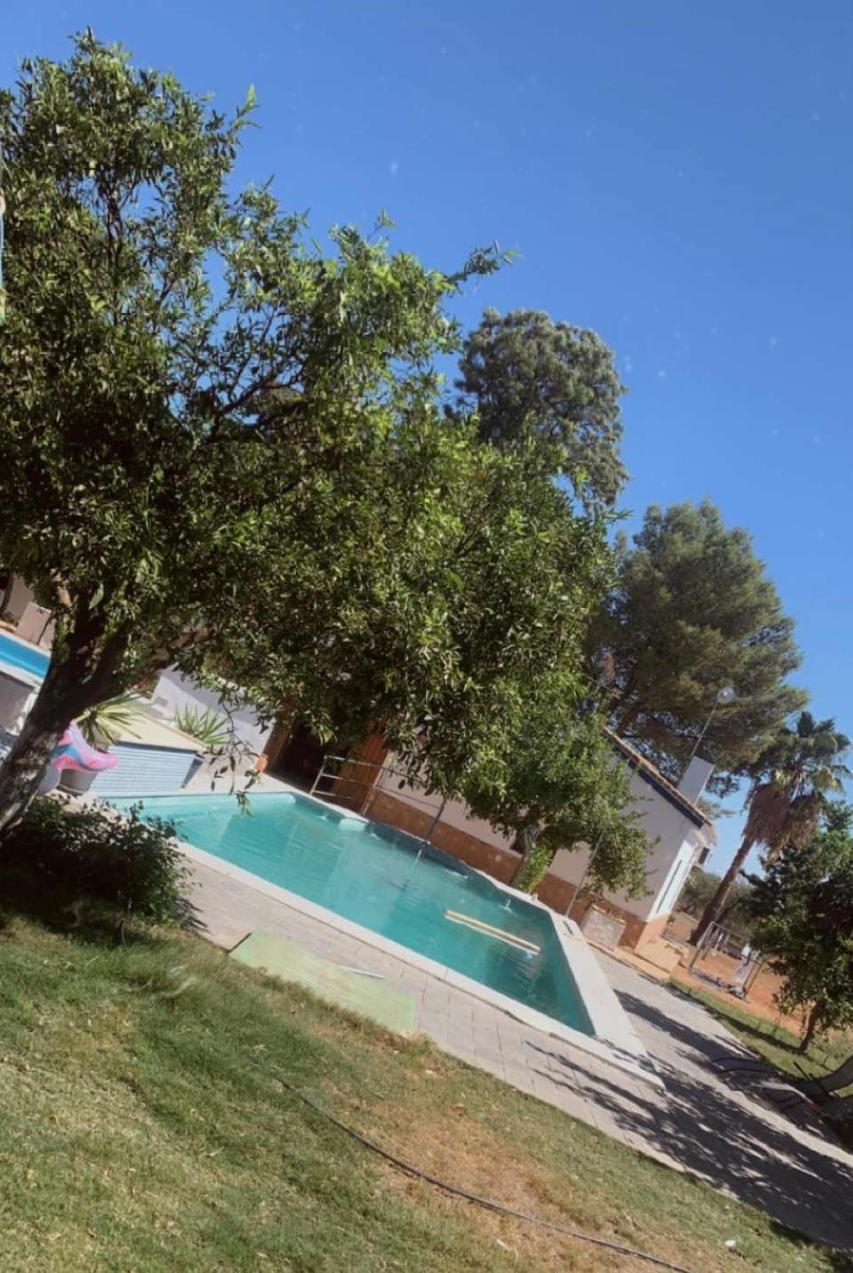 Casa Los Laureles Pilas Exteriér fotografie